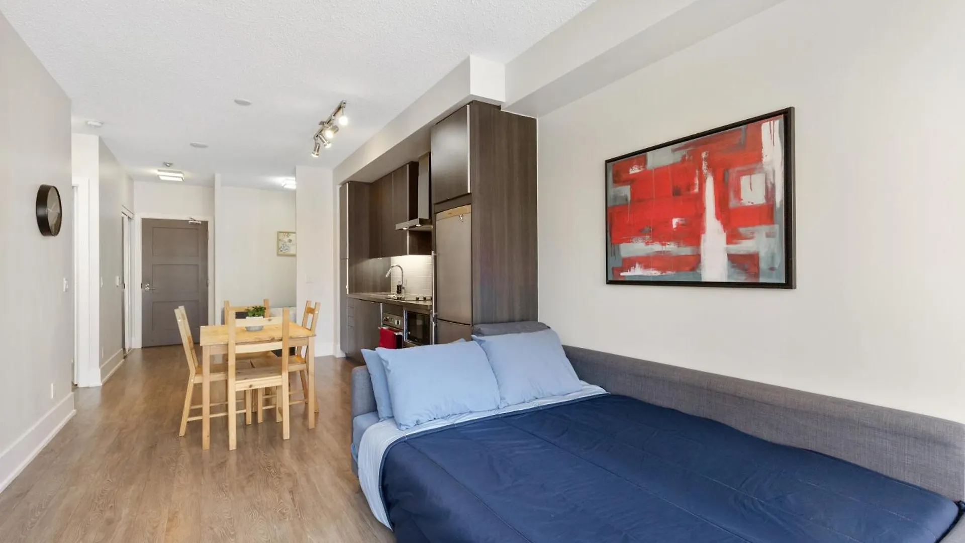 2Bedroom Cn Tower And Water Views - Free Parking - Rooftop Pool Toronto Aparthotel