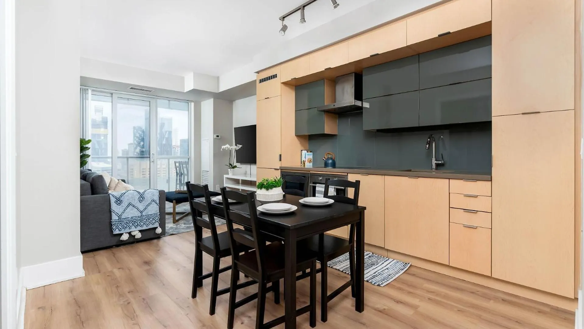 2Bedroom Cn Tower And Water Views - Free Parking - Rooftop Pool Toronto Canada